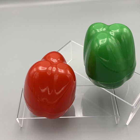 2 Fresh Storage Box Food Crisper Saver Pepper Shape Kitchen Containers Red Green - Picture 2 of 3